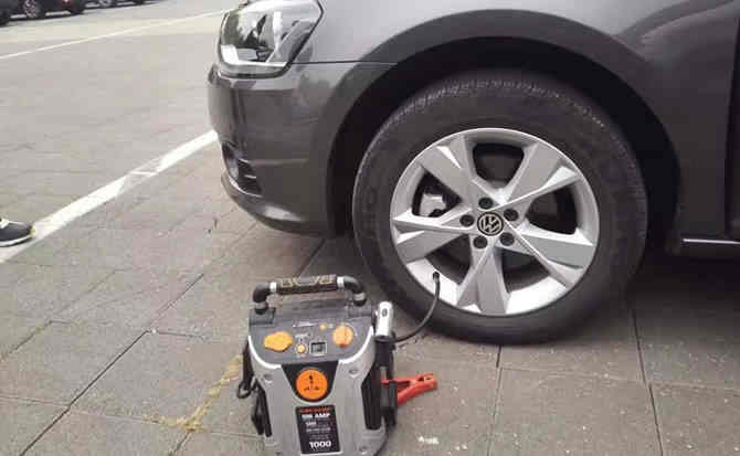 杭锦旗汽车搭电案例